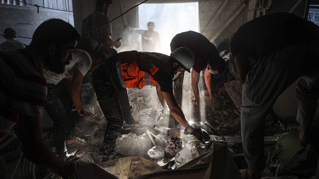 İsrail saldırılarına devam ediyor: Gazze'den acı görüntüler... 10